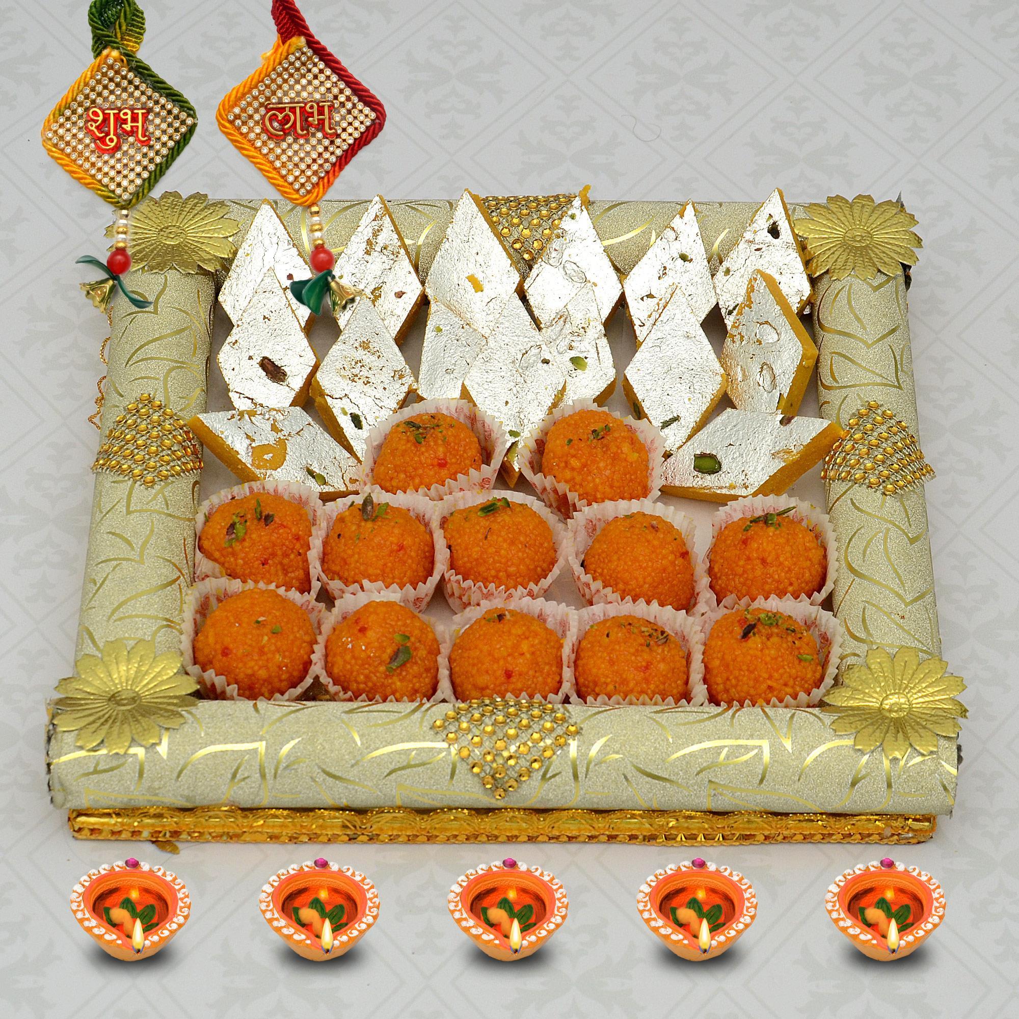 Motichoor Laddoo With Barfi Diwali Thali Diwali Gifts