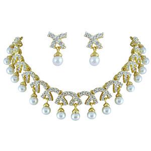 Exclusive Pearl Necklace Set