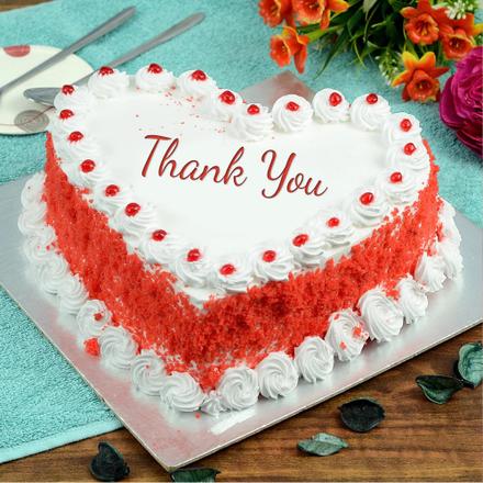 1 Kg Heart Shaped Vanilla Cake