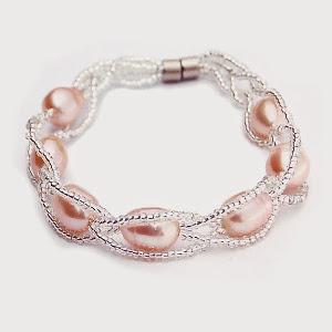 Peach Fresh Pearl Bracelet