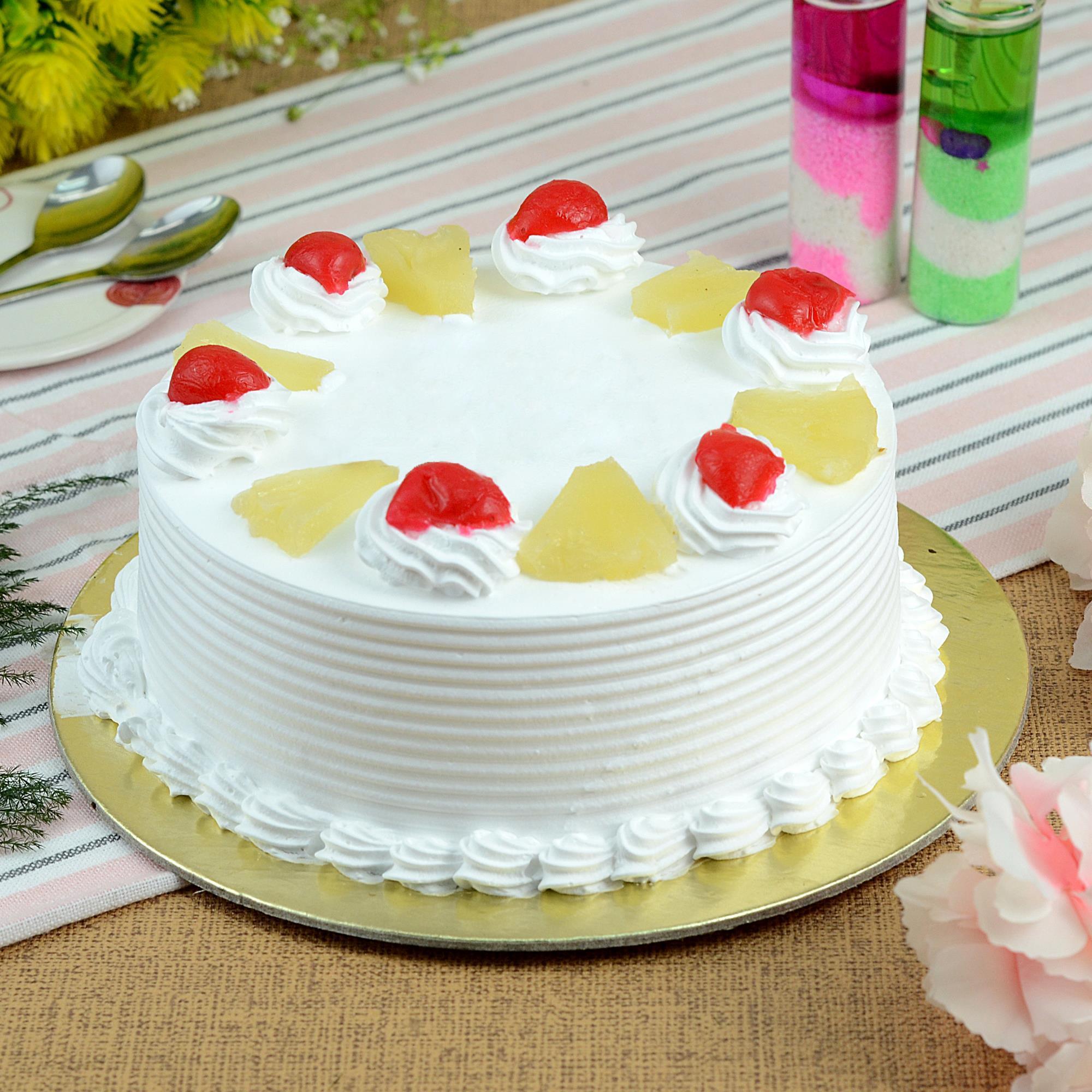 Buy Eggless Strawberry Cake - Half Kg Cakes Delivery - Gift My Emotions