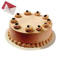 Round Shaped Vanila Cake with Valentine Greeting Card