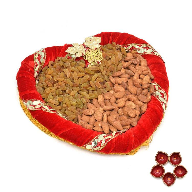 Almond & Raisin in a Heart Tray, Diya