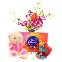 Delectable Heart Shaped Choco Hamper