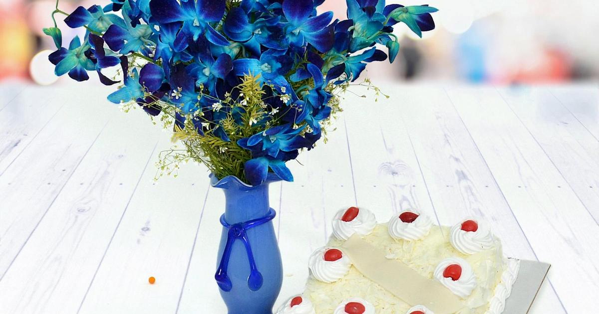 Fascinating Cake & Flowers Flowers to Kolkata
