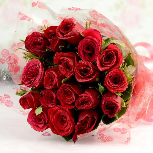 Prosperous 18 Red Roses