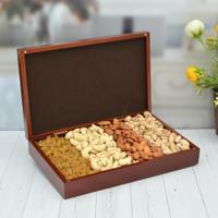 Kaju, Almond, Pista, Raisins in a box