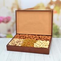 1 kg Kaju, Almond, Raisins, Pista & a Box