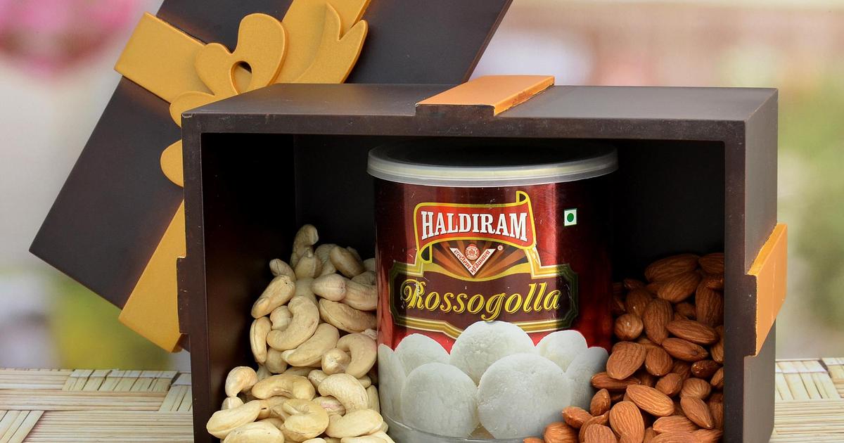 Rasgulla, 200gm Dry Fruit & a Box Gift Baskets