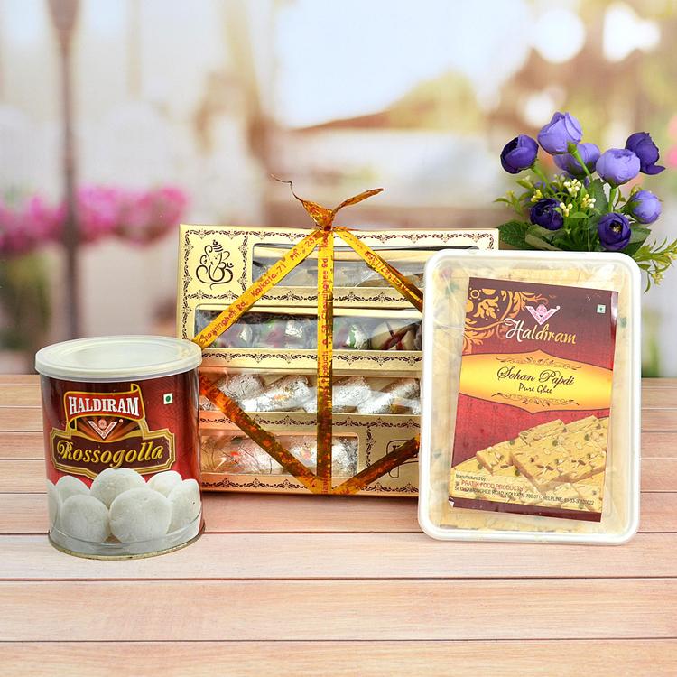 Sweets, Son Papri & Rasgulla