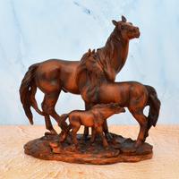 Horse with Family Showpiece