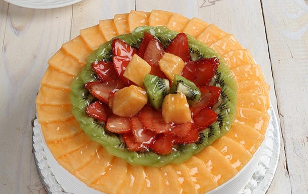 Fresh Fruits Cake - 1 kg | Ribbons & Balloons