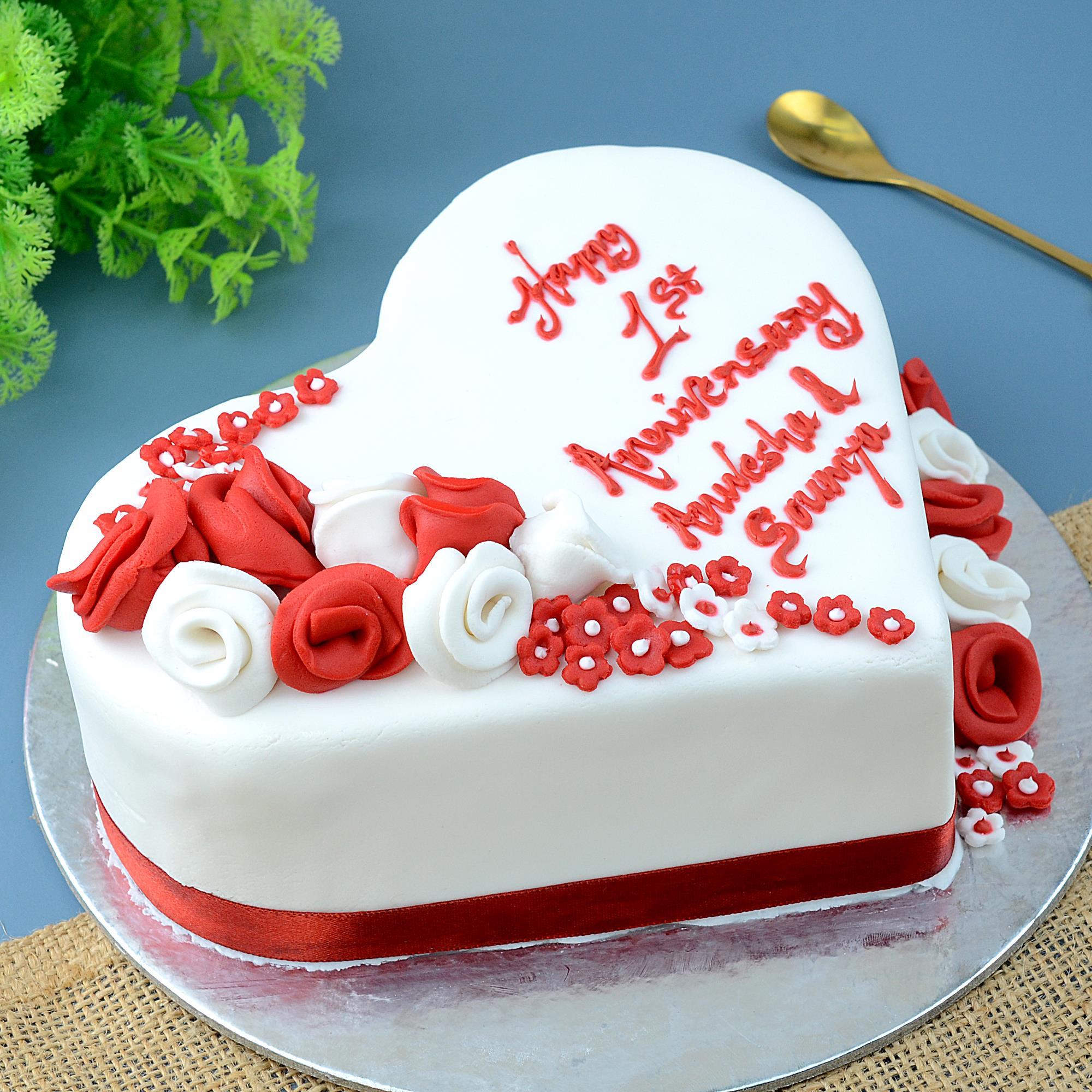 Write Couple's Name On Heart-shaped Wedding Anniversary Cake Wishes Images