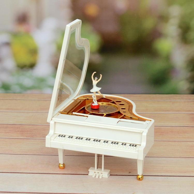 Piano Music Box Showpiece
