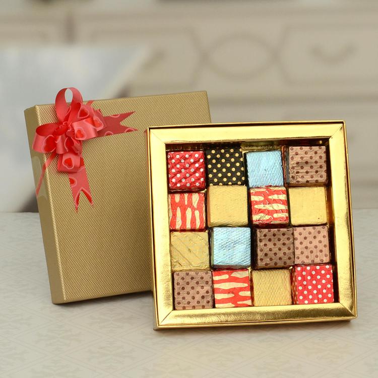 Decorated Box of 250 gm Hamdmade Chocolates