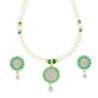 Emerald Pendant & Pearl Necklace