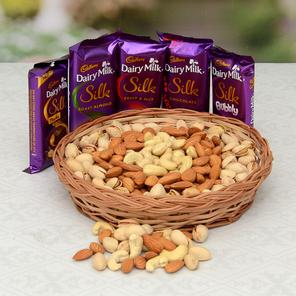 Silk & Dryfruits Hamper Silk & Dryfruits Hamper