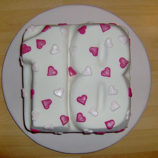 18th Bday Fondant Strawberry - 3 Kg