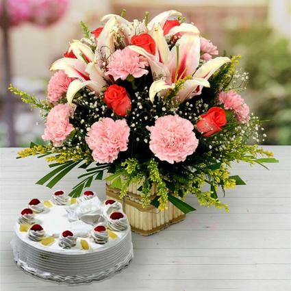 Flowers & Pineapple Cake