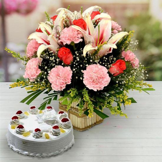 Flowers & Pineapple Cake