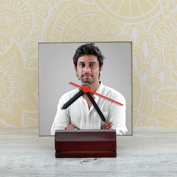 Clock with Custom Photo Frame