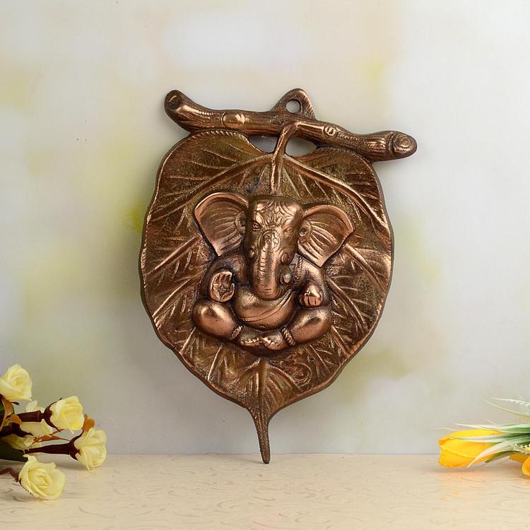 Ganesha on Leaf Showpiece