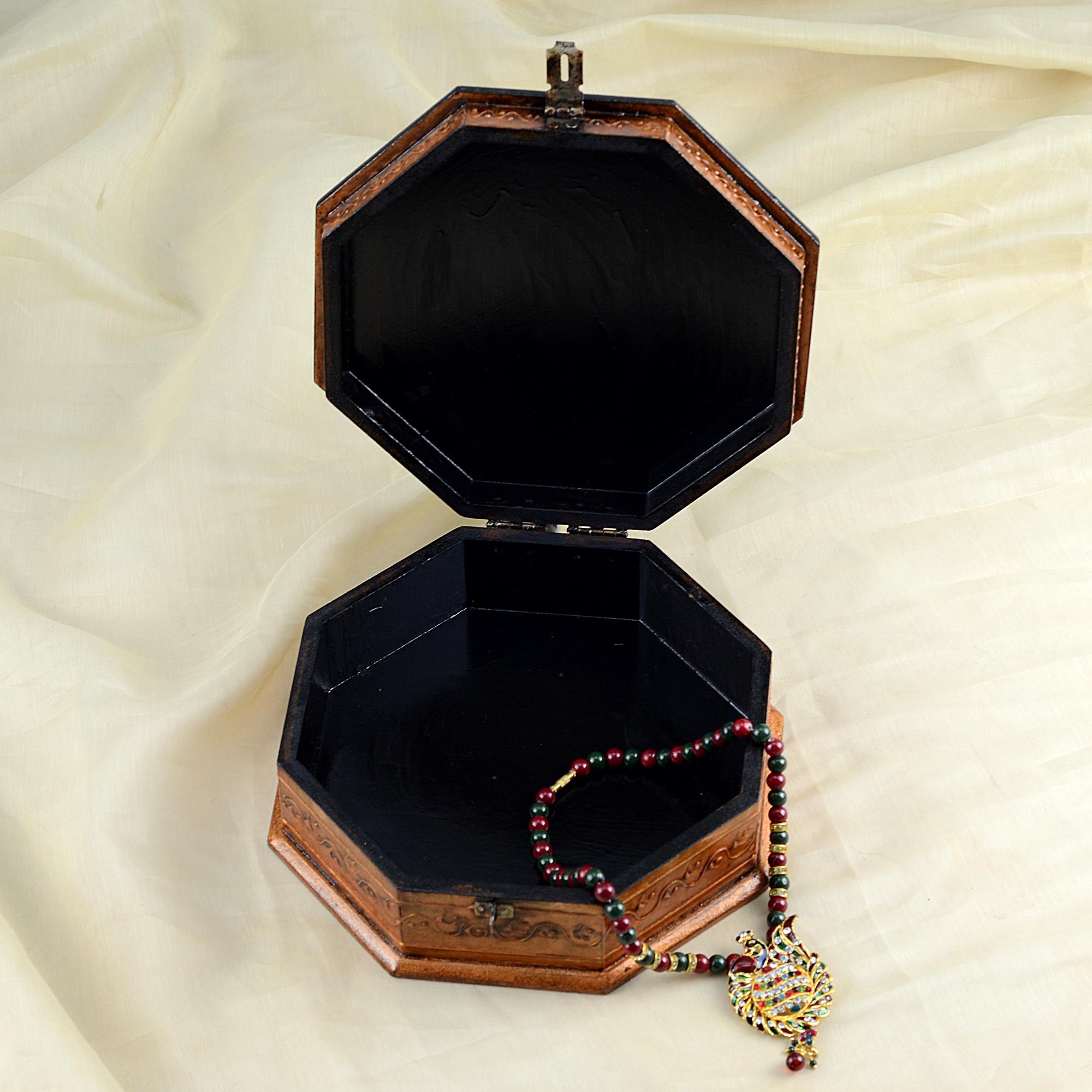 Timeless octagonal jewellery box, Jewellery Boxes as Gifts for Her