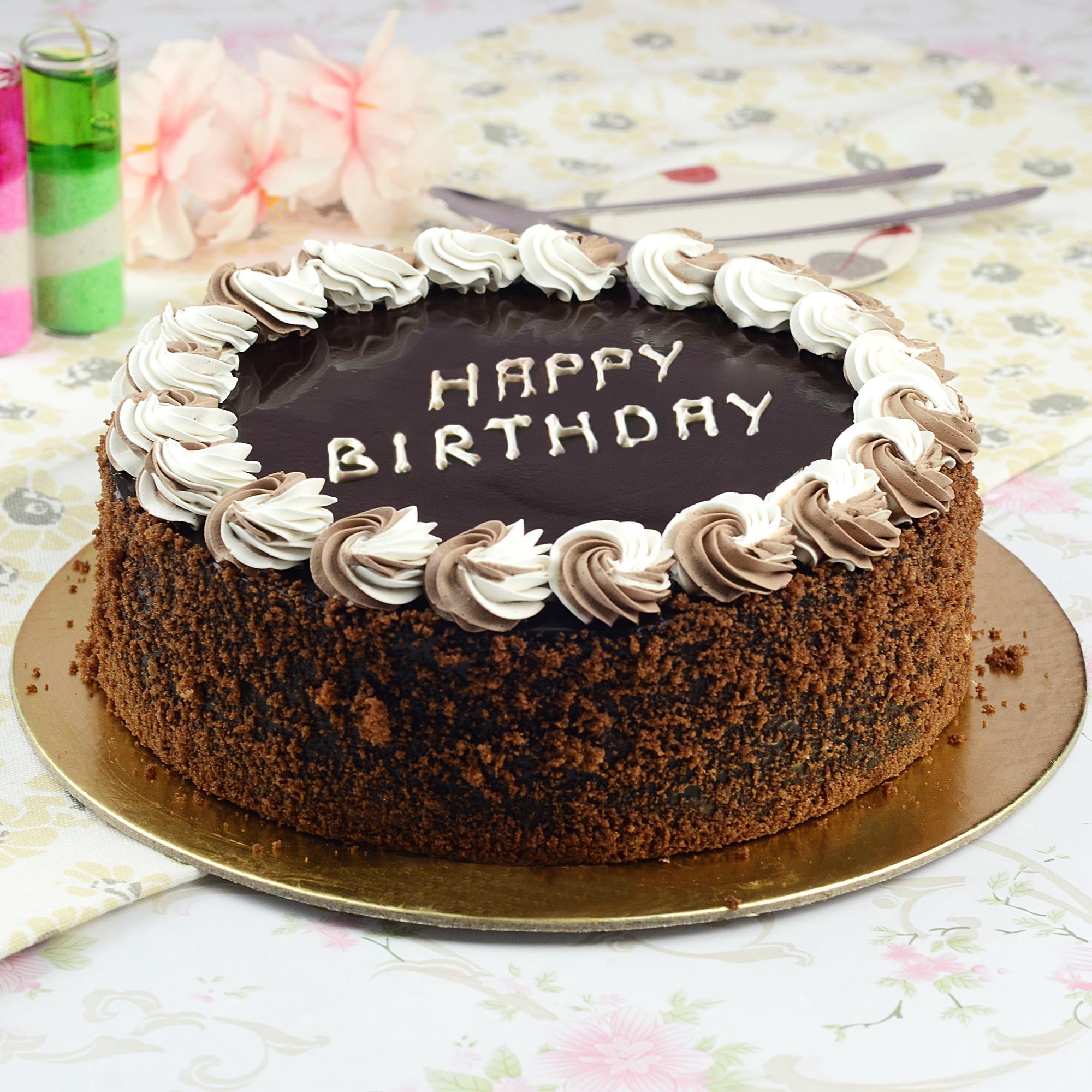 Eggless Round Chocolate Cake, Cakes on Birthdays