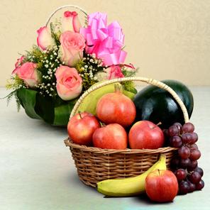 Pink Roses & Fruit Basket Pink Roses & Fruit Basket