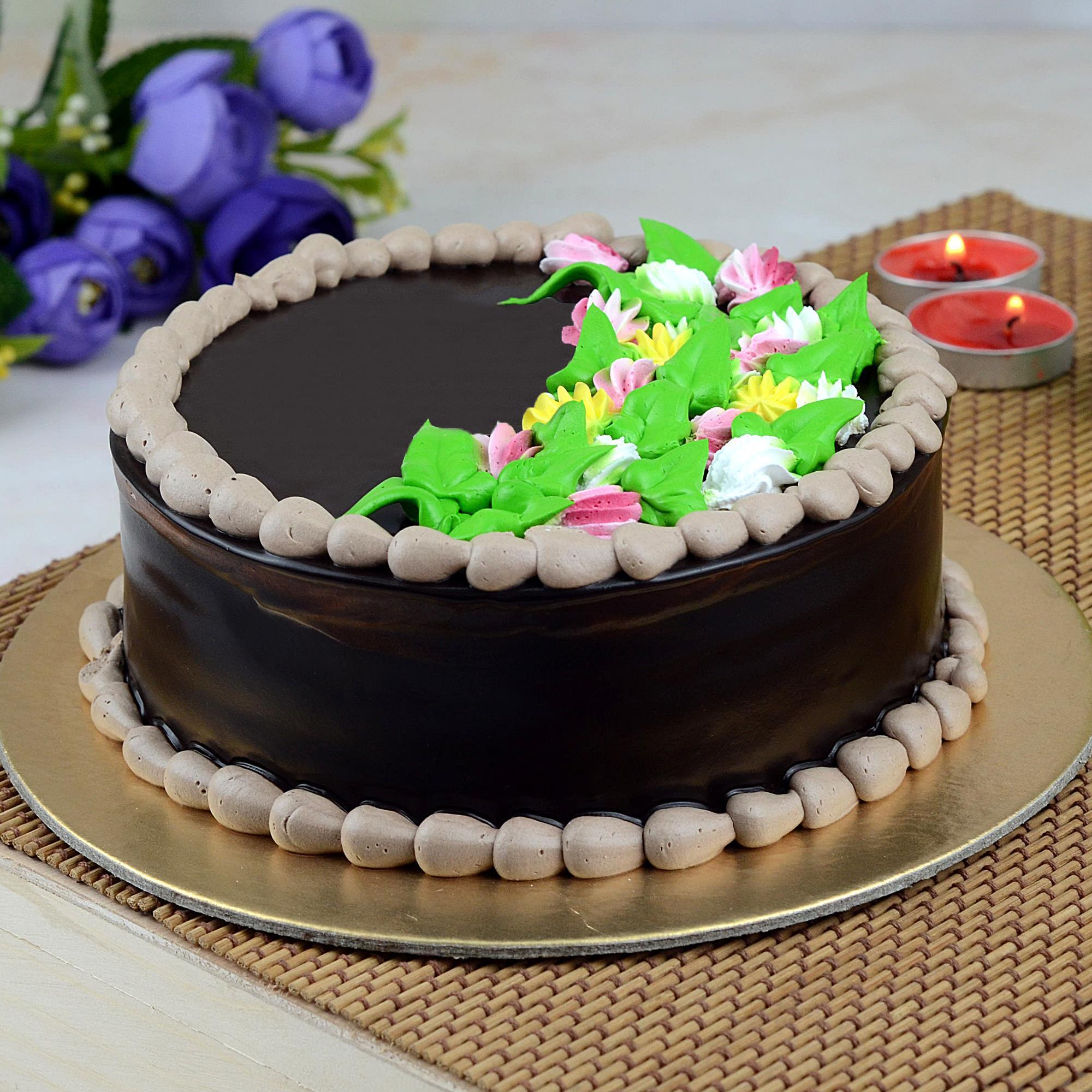 Order Cake with Cup Cakes Online @ Rs. 2799 - SendBestGift