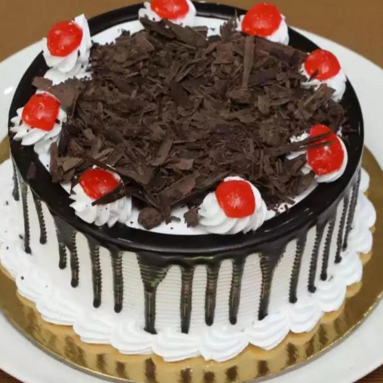 Black Forest Flying Cake 1/2 Kg