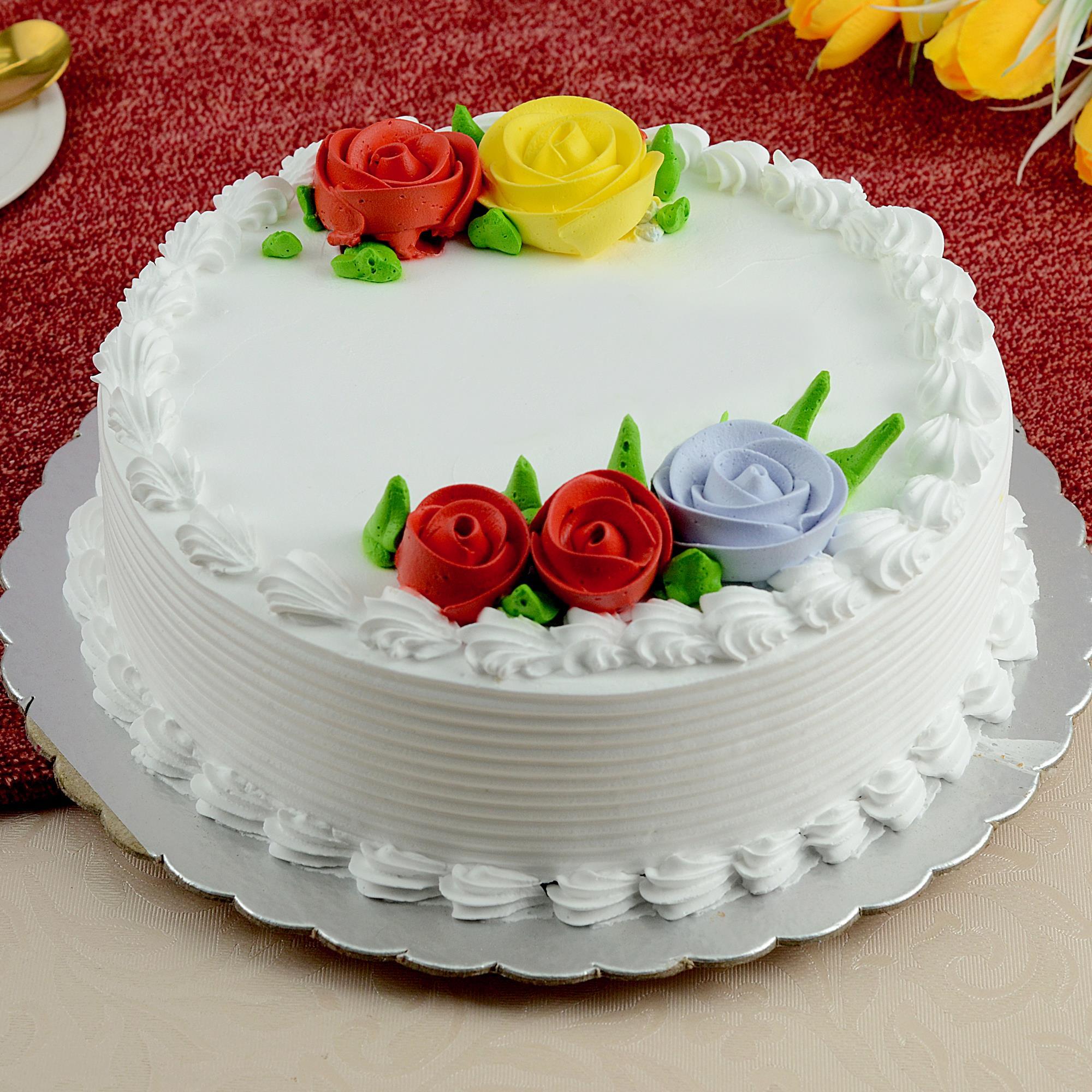 H-E-B Gift Celebration White Cake with Vanilla Buttercream Icing - Shop  Standard Cakes at H-E-B