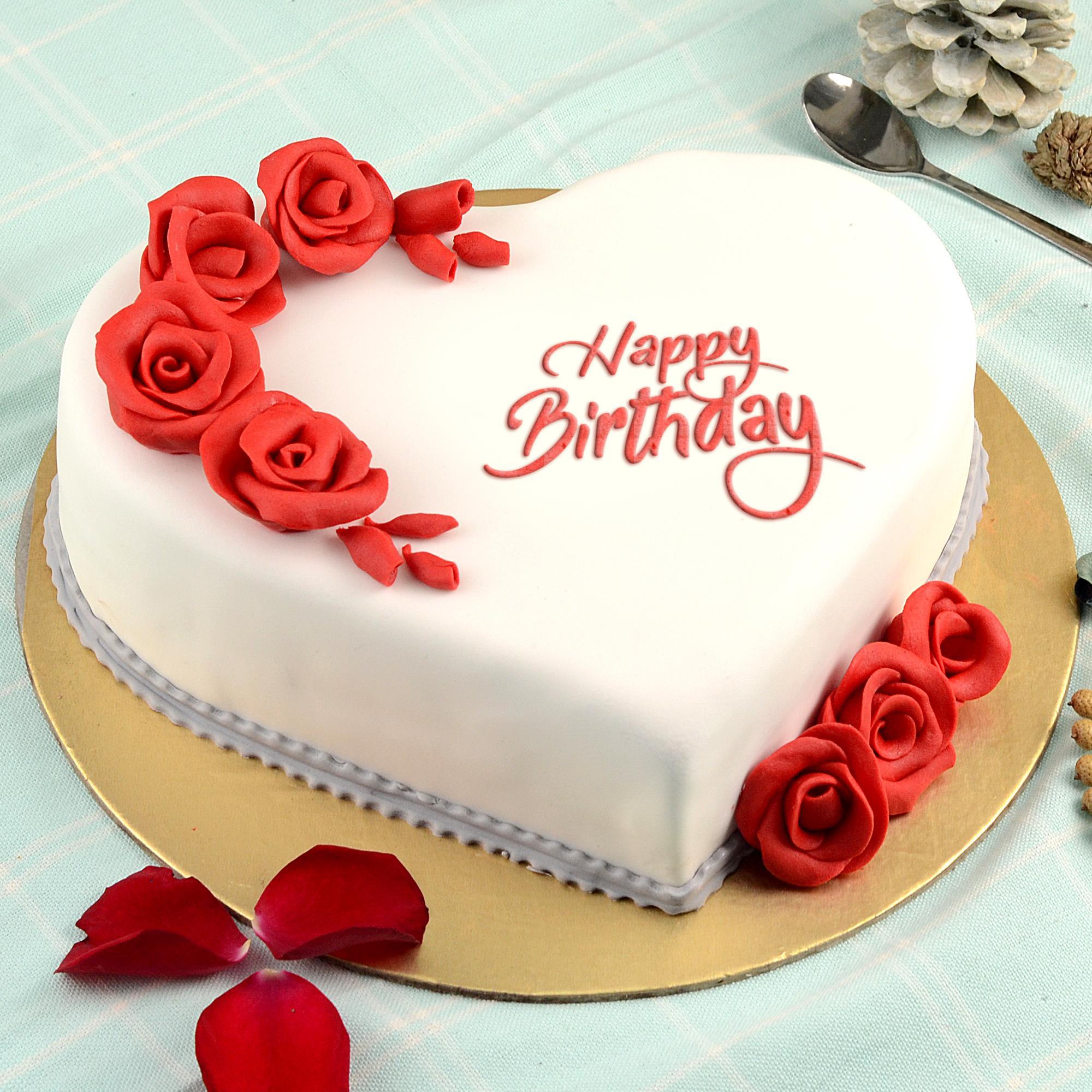 Wedding White Cake Cream Cheese Frosting Decorated Fresh Red Roses Stock  Photo by ©larry140585 317818034