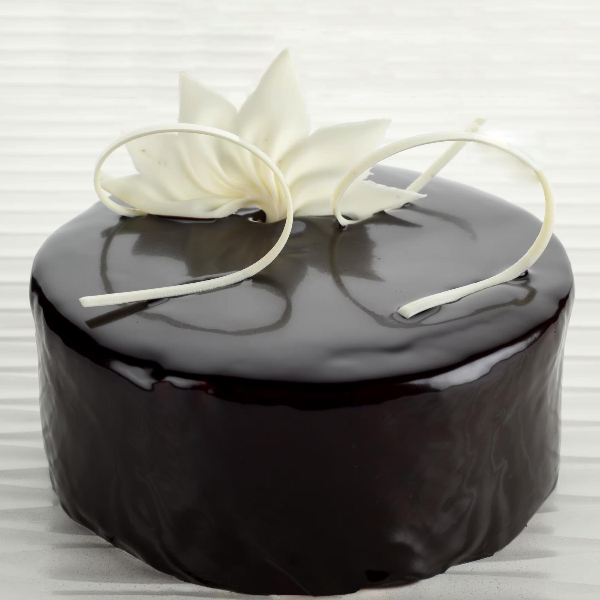 Buy Vibrant Vanilla New Year Delight Cake-Vanilla New Year Delight Cake