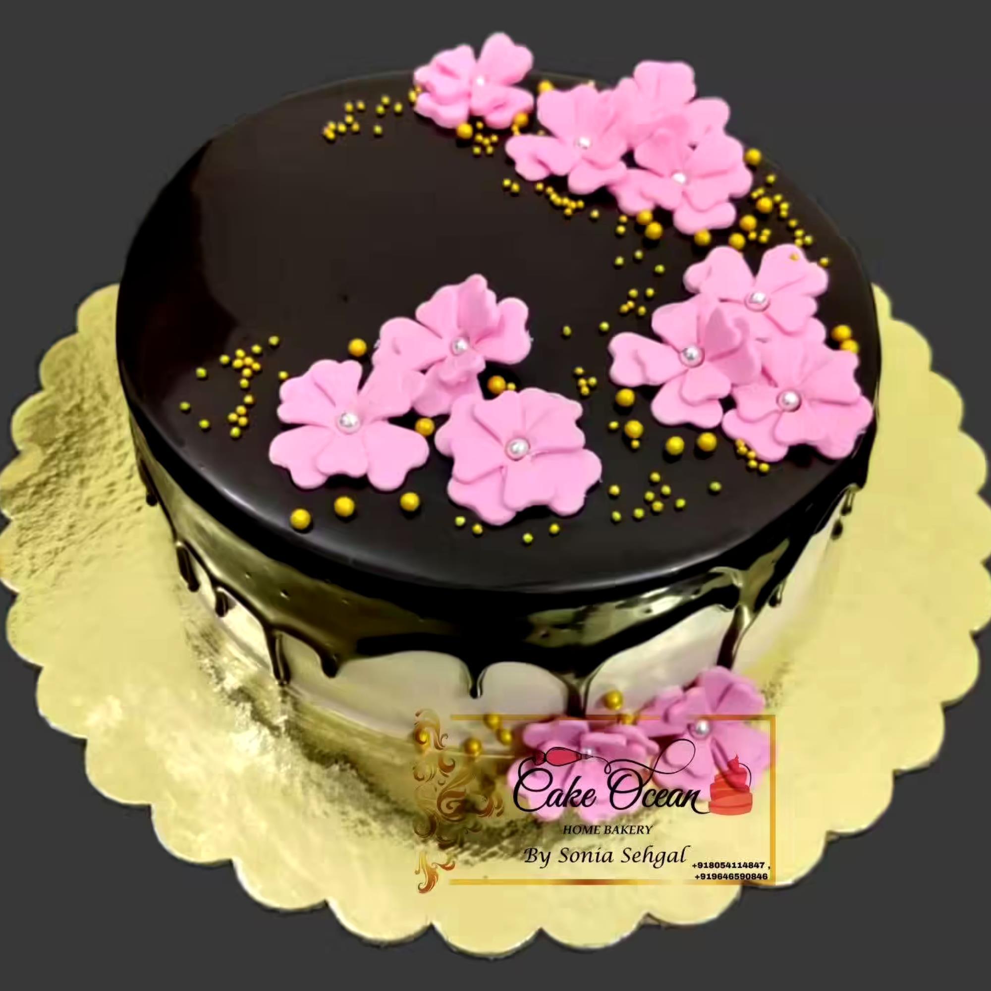 Choco fantasy cake - Sugar Crown