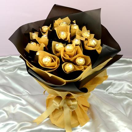 Red Flowers &amp; Ferrero Rocher | Valentine's Day, Patiala