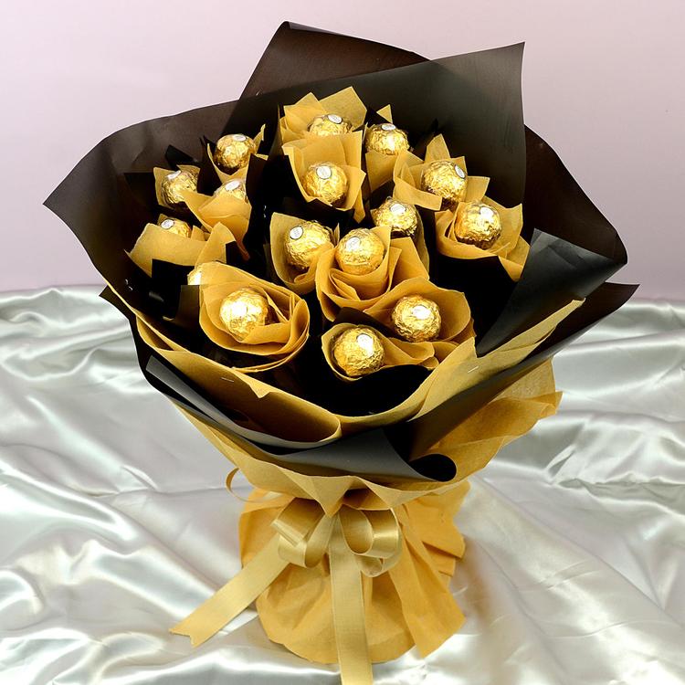 Gold on Black Chocolate Bouquet Gold on Black Chocolate Bouquet