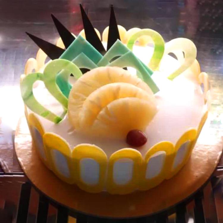 Fresh Pineapple Cake 1kg - GB