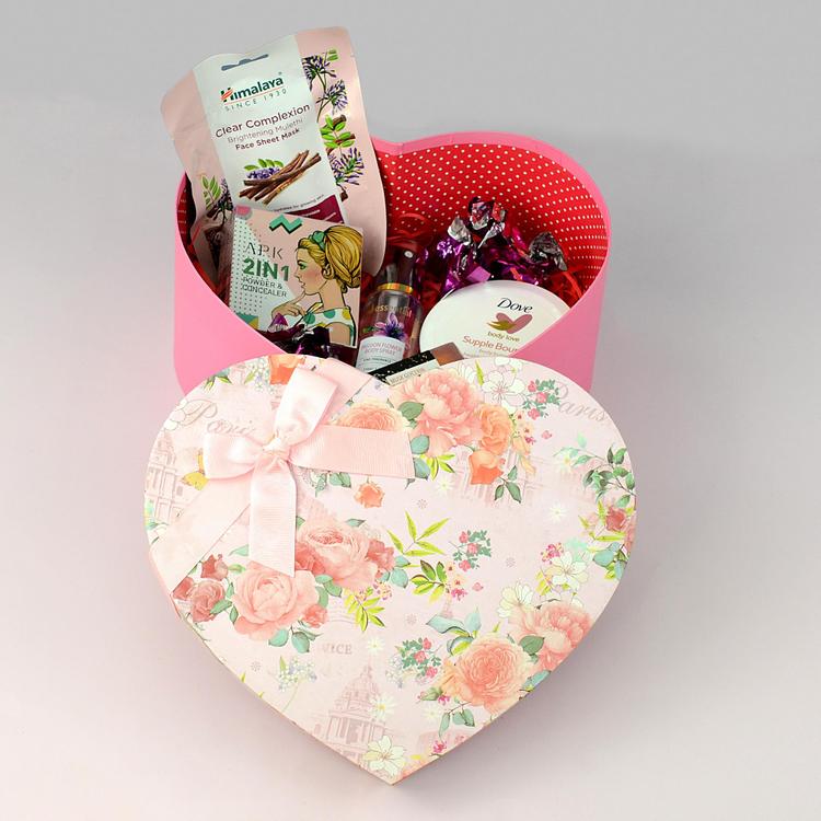 Essentials Heart Hamper 