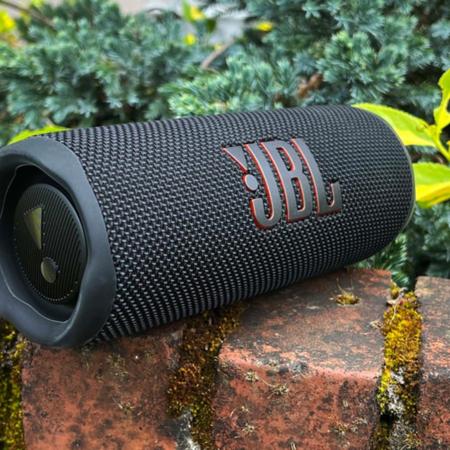 JBL Flip 6 Bluetooth Speaker