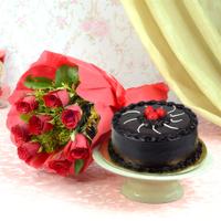 Charming Roes Bouquet and Cake Combo