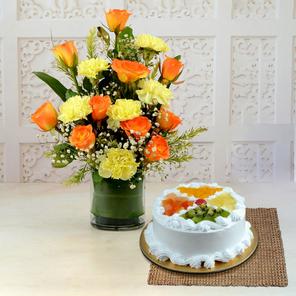 Flowers with Mixed Fruit Cake Flowers with Mixed Fruit Cake