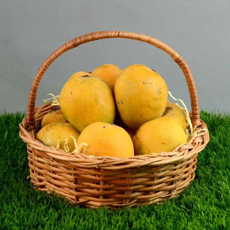 Fresh Mangoes in a Basket - 2kg