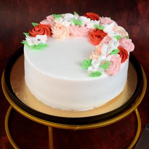 White Floral Vanilla Cake 1/2kg White Floral Vanilla Cake 1/2kg