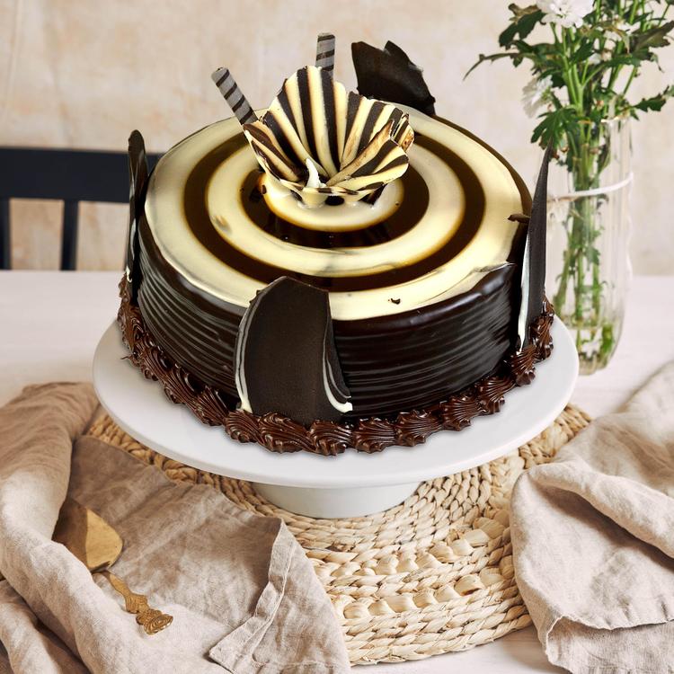 Mio Amore Designer Chocolate Cake 1/2kg Mio Amore Designer Chocolate Cake 1/2kg
