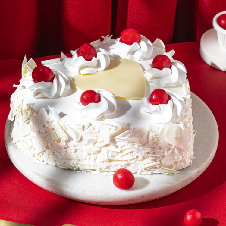 Mio Amore White Forest Cake 1/2kg