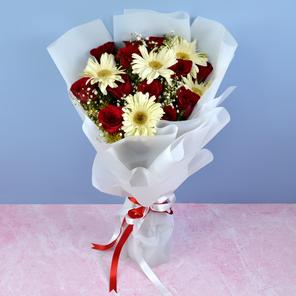 Classic Red and White Bouquet Classic Red and White Bouquet