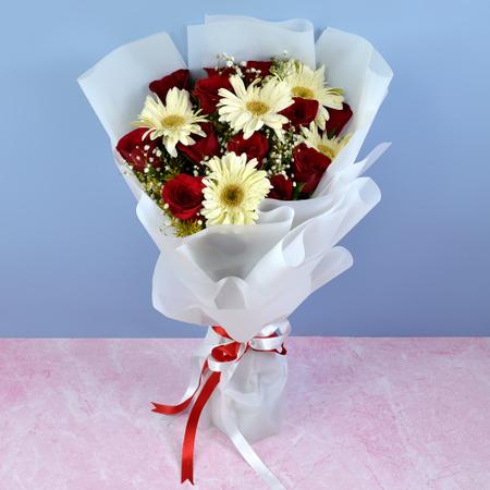 Classic Red and White Bouquet