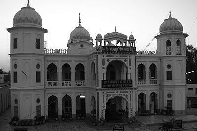 About Mahilpur