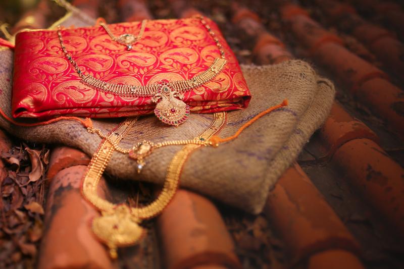 Perfumes, Jewelery and Apparels for Sister on Rakhi
